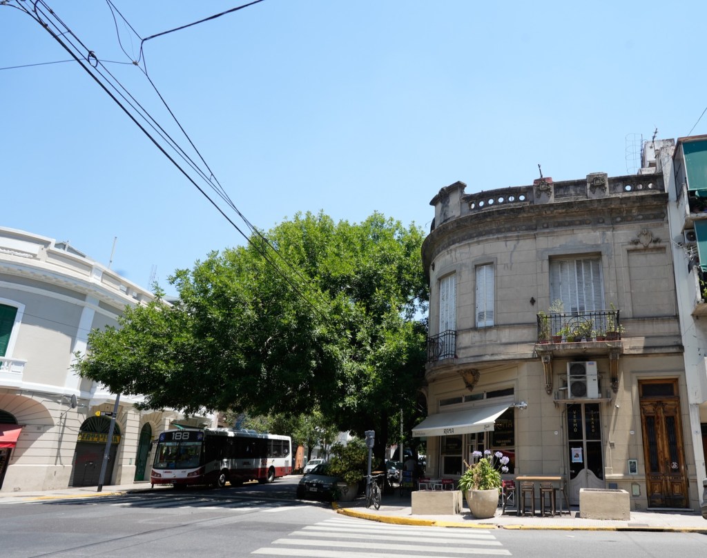Crónicas Porteñas 50- Roma Bar Notable